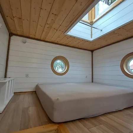 Дом отдыха Mazurska Latarnia Na Prywatnej Plazy Tuz Przy Linii Brzegowej *