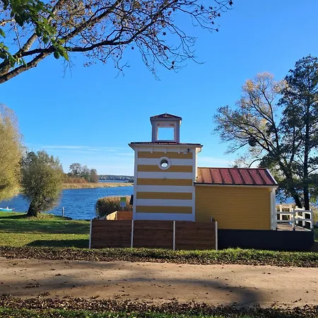 Mazurska Latarnia Na Prywatnej Plazy Tuz Przy Linii Brzegowej *